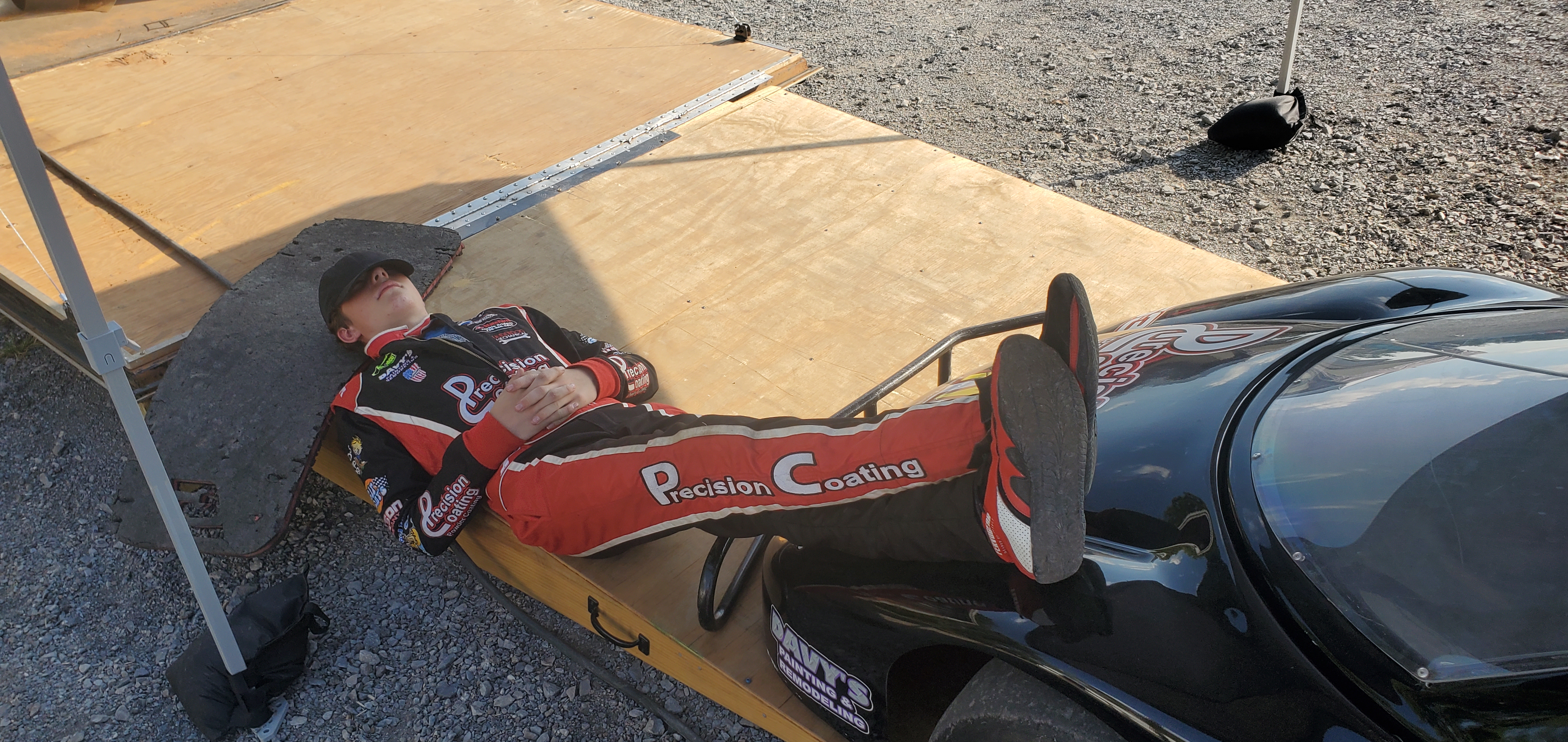 TW catches a few quiet minutes beside the No. 53 during a long, hot afternoon at Highland Rim before eventually charging from 10th to a third-place finish.